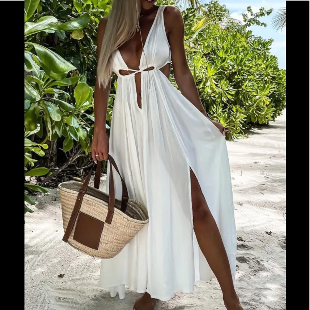 🎉New Take Me To The Beach White Maxi Dress